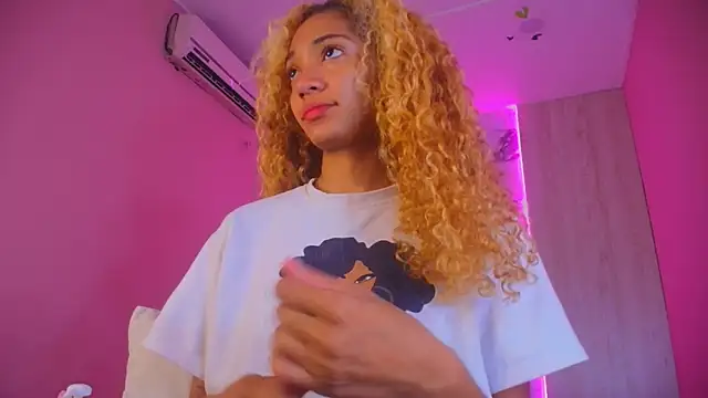 Snapshot of Charlotte_Love10 chatting on October 28, 2025, 12:26 pm Charlotte Love10 online show from October 28, 2025, 12:26 pm