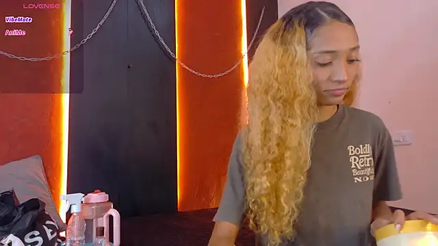 Snapshot of Charlotte_Love10 chatting on February 6, 2026, 9:55 pm Charlotte Love10 online show from February 6, 2026, 9:55 pm