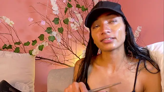 Snapshot of Charlotte_Love10 chatting on November 9, 2025, 7:40 pm Charlotte Love10 online show from November 9, 2025, 7:40 pm