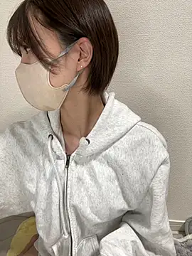 Snapshot of -x_MIU_x chatting on March 17, 2025, 10:17 am -x MIU x online show from March 17, 2025, 10:17 am