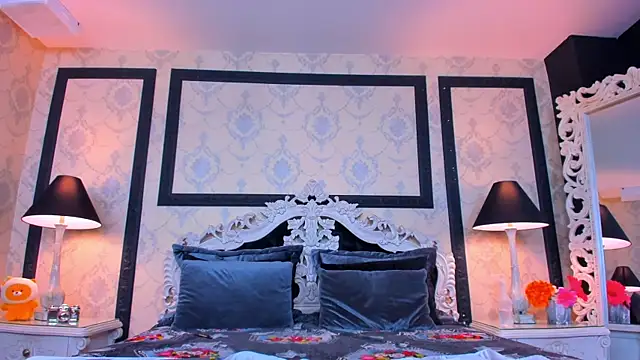 Snapshot of ImSophiie chatting on February 18, 2025, 8:03 pm ImSophiie online show from February 18, 2025, 8:03 pm