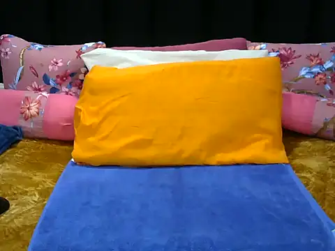 Pearl 00 online show from May 20, 2026, 5:26 am