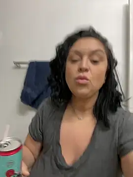 Snapshot of AlyssiaAmoreXO chatting on December 4, 2025, 2:38 pm AlyssiaAmoreXO online show from December 4, 2025, 2:38 pm