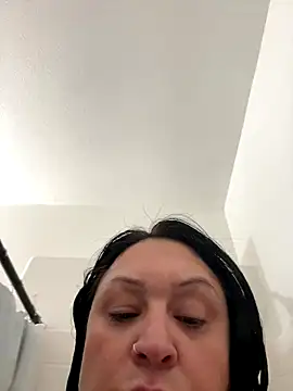 Snapshot of AlyssiaAmoreXO chatting on October 18, 2025, 9:28 pm AlyssiaAmoreXO online show from October 18, 2025, 9:28 pm