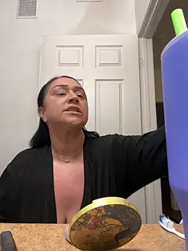 Snapshot of AlyssiaAmoreXO chatting on October 10, 2025, 11:16 pm AlyssiaAmoreXO online show from October 10, 2025, 11:16 pm