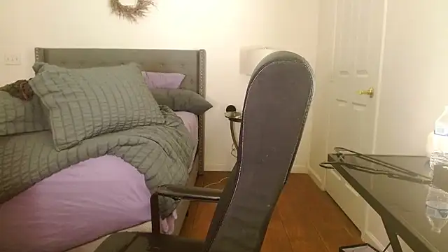 Snapshot of AlyssiaAmoreXO chatting on November 10, 2025, 8:58 pm AlyssiaAmoreXO online show from November 10, 2025, 8:58 pm