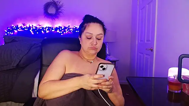 Snapshot of AlyssiaAmoreXO chatting on January 14, 2026, 7:17 pm AlyssiaAmoreXO online show from January 14, 2026, 7:17 pm