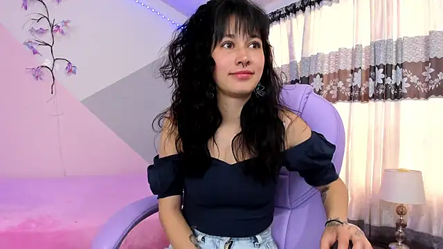 Snapshot of Camcrush__ chatting on October 28, 2025, 3:33 pm Camcrush online show from October 28, 2025, 3:33 pm