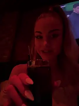 MilaMaaay online show from March 22, 2026, 6:09 pm