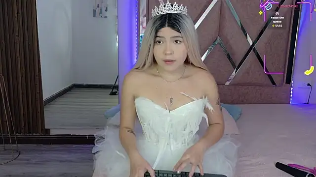 Eimyaniston cute online show from October 31, 2025, 11:51 am