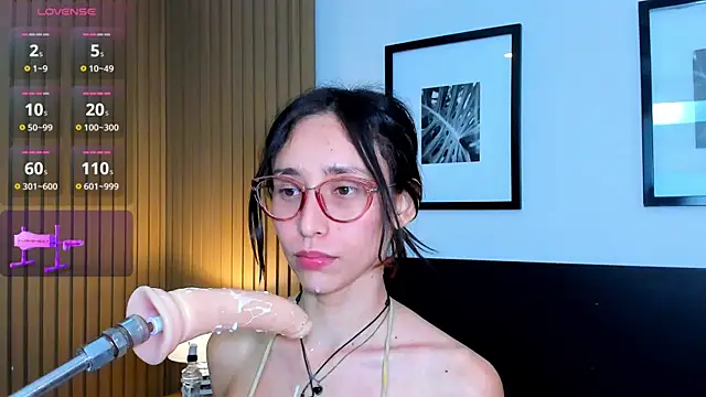 doll bella  online show from April 2, 2026, 1:46 am