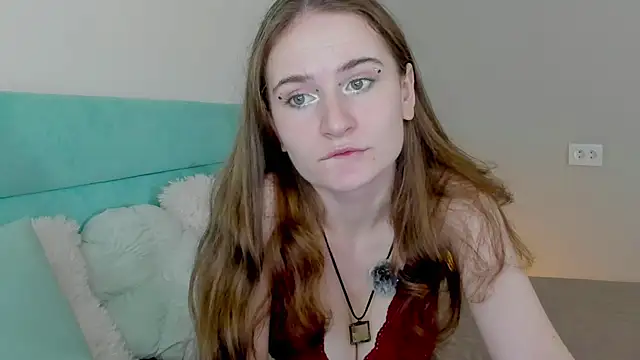 L1ittle kitty  online show from November 26, 2025, 7:08 am