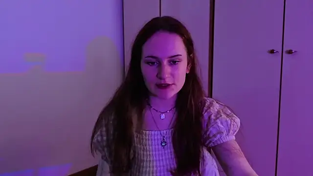 L1ittle kitty  online show from June 17, 2026, 6:13 am