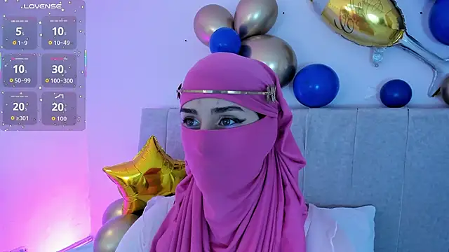 Snapshot of rawiya chatting on September 29, 2025, 12:11 pm rawiya online show from September 29, 2025, 12:11 pm