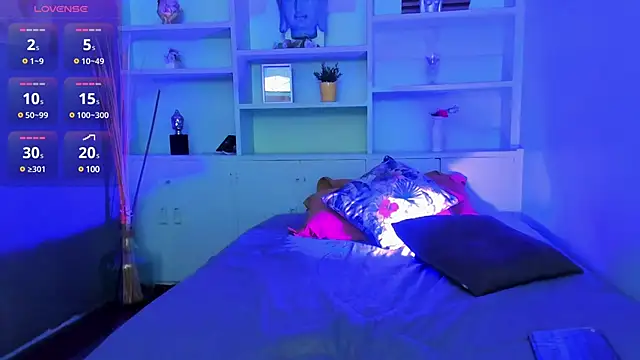 Lucy Williiams online show from February 19, 2025, 10:09 pm