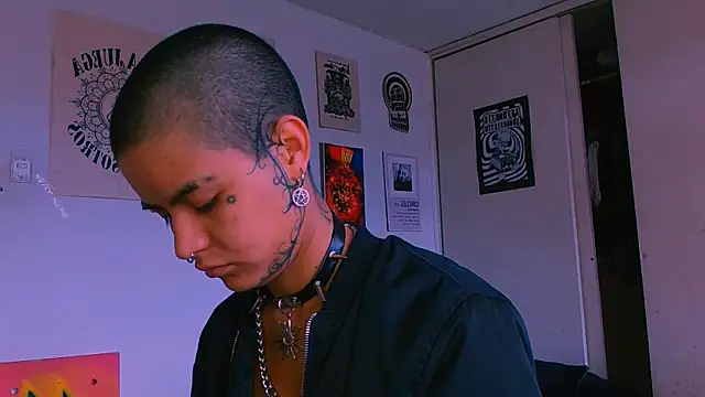 Snapshot of alex_one888 chatting on February 28, 2026, 6:07 pm alex one888 online show from February 28, 2026, 6:07 pm