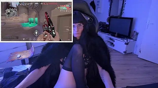 CeriseLapine online show from October 28, 2025, 11:36 pm