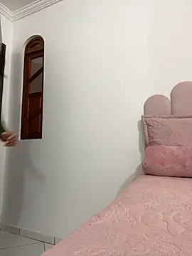 cleolimahot3 online show from October 24, 2025, 6:40 pm