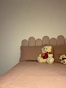 cleolimahot3 online show from November 24, 2025, 10:43 pm