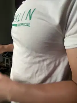 Snapshot of alburt_1996 chatting on September 14, 2025, 2:56 am alburt 1996 online show from September 14, 2025, 2:56 am