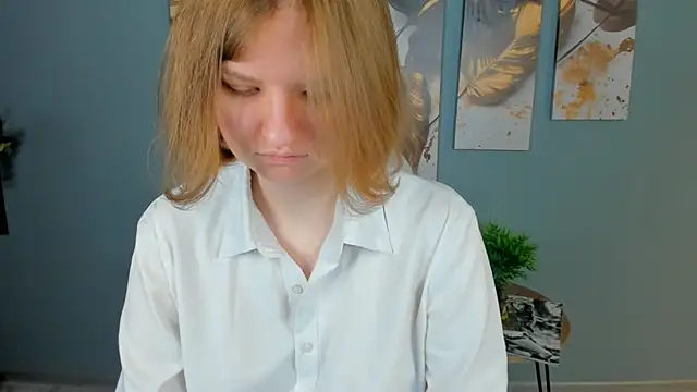 Snapshot of LilianSwall chatting on January 12, 2026, 1:40 pm LilianSwall online show from January 12, 2026, 1:40 pm