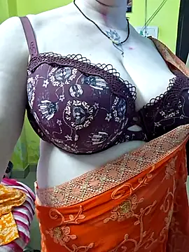 Snapshot of Raja_Ranii chatting on February 14, 2026, 6:13 am Raja Ranii online show from February 14, 2026, 6:13 am