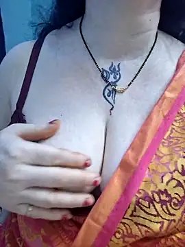 Snapshot of Raja_Ranii chatting on February 6, 2026, 5:14 am Raja Ranii online show from February 6, 2026, 5:14 am