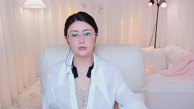Daisy7 11 online show from July 15, 2026, 1:40 pm
