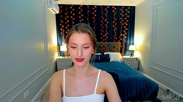 Snapshot of NaturalBeaty chatting on November 17, 2025, 6:45 pm NaturalBeaty online show from November 17, 2025, 6:45 pm