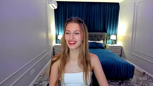 Snapshot of NaturalBeaty chatting on September 22, 2025, 3:56 am NaturalBeaty online show from September 22, 2025, 3:56 am