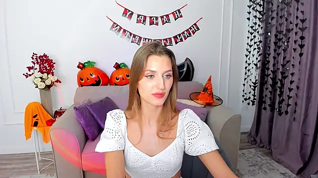 Snapshot of NaturalBeaty chatting on October 24, 2025, 12:15 pm NaturalBeaty online show from October 24, 2025, 12:15 pm