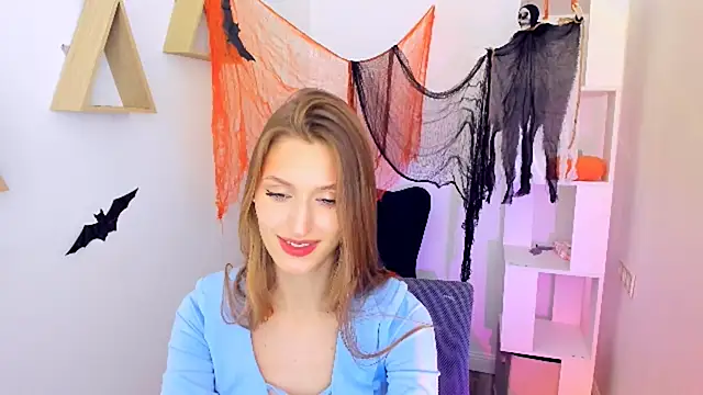 Snapshot of NaturalBeaty chatting on October 27, 2025, 3:40 am NaturalBeaty online show from October 27, 2025, 3:40 am