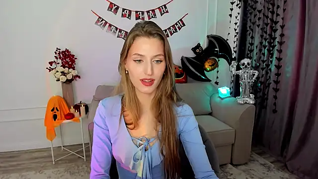 Snapshot of NaturalBeaty chatting on October 12, 2025, 11:55 am NaturalBeaty online show from October 12, 2025, 11:55 am