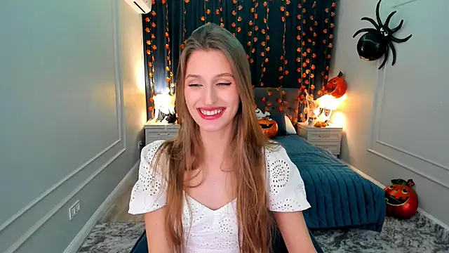 Snapshot of NaturalBeaty chatting on October 10, 2025, 7:58 pm NaturalBeaty online show from October 10, 2025, 7:58 pm