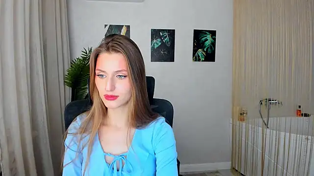 Snapshot of NaturalBeaty chatting on November 23, 2025, 3:49 am NaturalBeaty online show from November 23, 2025, 3:49 am