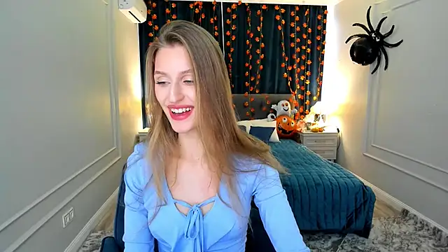 Snapshot of NaturalBeaty chatting on October 19, 2025, 11:57 am NaturalBeaty online show from October 19, 2025, 11:57 am