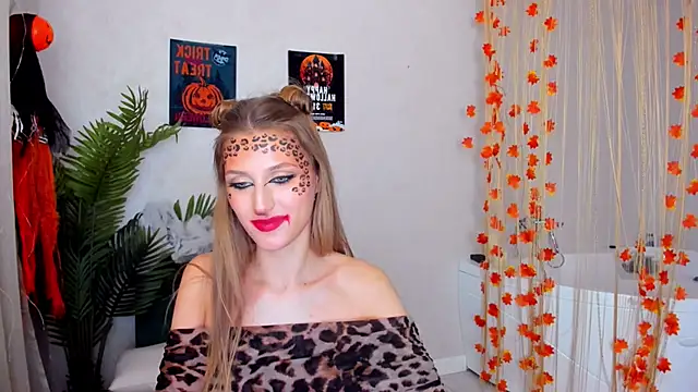 Snapshot of NaturalBeaty chatting on October 31, 2025, 12:46 pm NaturalBeaty online show from October 31, 2025, 12:46 pm