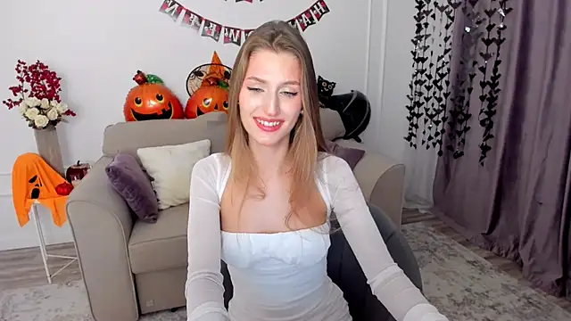 Snapshot of NaturalBeaty chatting on October 21, 2025, 3:50 am NaturalBeaty online show from October 21, 2025, 3:50 am