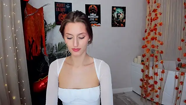 Snapshot of NaturalBeaty chatting on October 14, 2025, 12:06 pm NaturalBeaty online show from October 14, 2025, 12:06 pm