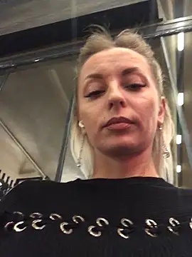 Snapshot of Diamond_Bunny_ chatting on March 21, 2025, 4:51 pm Diamond Bunny  online show from March 21, 2025, 4:51 pm