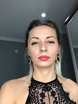 Snapshot of Diamond_Bunny_ chatting on March 15, 2025, 12:47 am Diamond Bunny  online show from March 15, 2025, 12:47 am