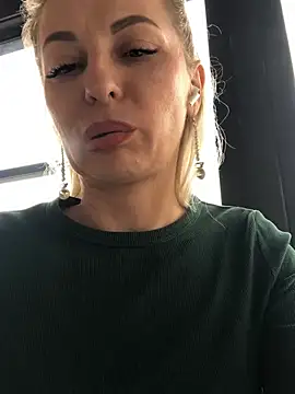 Snapshot of Diamond_Bunny_ chatting on March 19, 2025, 12:12 pm Diamond Bunny  online show from March 19, 2025, 12:12 pm