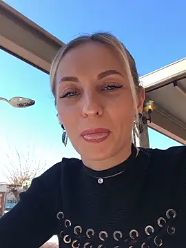 Snapshot of Diamond_Bunny_ chatting on March 12, 2025, 12:47 pm Diamond Bunny  online show from March 12, 2025, 12:47 pm