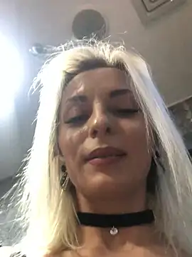 Snapshot of Diamond_Bunny_ chatting on February 14, 2025, 12:03 pm Diamond Bunny  online show from February 14, 2025, 12:03 pm