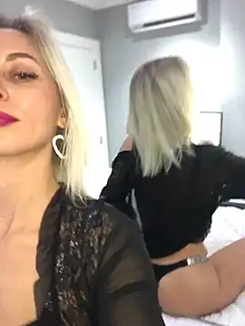 Snapshot of Diamond_Bunny_ chatting on February 21, 2025, 9:00 pm Diamond Bunny  online show from February 21, 2025, 9:00 pm