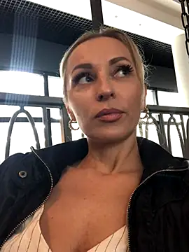 Snapshot of Diamond_Bunny_ chatting on September 23, 2025, 4:36 pm Diamond Bunny  online show from September 23, 2025, 4:36 pm