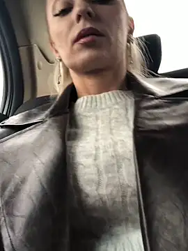 Snapshot of Diamond_Bunny_ chatting on October 30, 2025, 12:58 pm Diamond Bunny  online show from October 30, 2025, 12:58 pm