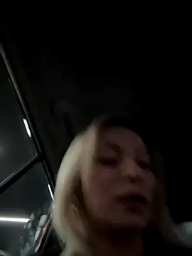 Diamond Bunny  online show from December 2, 2025, 3:25 pm