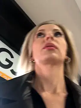 Snapshot of Diamond_Bunny_ chatting on October 26, 2025, 12:49 pm Diamond Bunny  online show from October 26, 2025, 12:49 pm