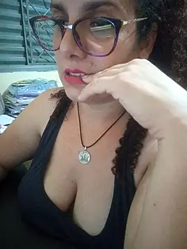 Snapshot of litha_luna chatting on December 15, 2024, 2:52 am litha luna online show from December 15, 2024, 2:52 am